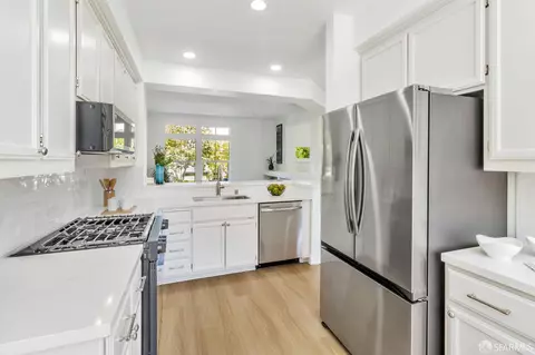 Kitchen - 3633 Braxton Cmn, Fremont, CA 94538 photo 4 of 6