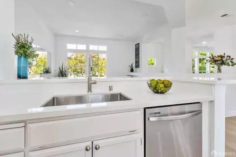 Kitchen - 3633 Braxton Cmn, Fremont, CA 94538 photo 5 of 6