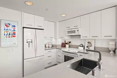 Kitchen - 403 Main St #413N, San Francisco, CA 94105 photo 3 of 4
