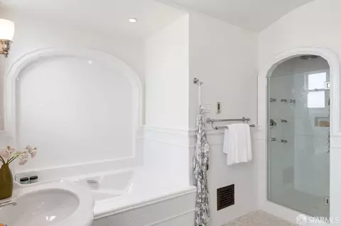 Bath - 115 Pinehurst Way, San Francisco, CA 94127 photo 4 of 5