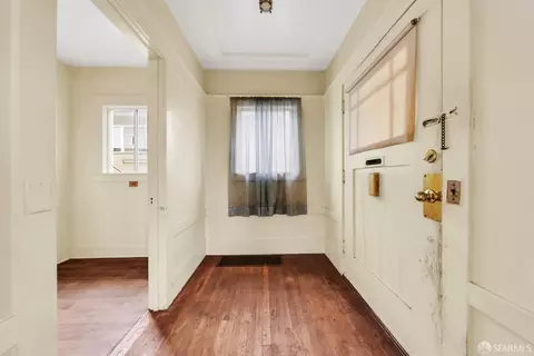 Entry Way - 41 Ridgewood Ave, San Francisco, CA 94112 photo 1 of 3