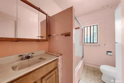 Bath - 41 Ridgewood Ave, San Francisco, CA 94112 photo 1 of 1