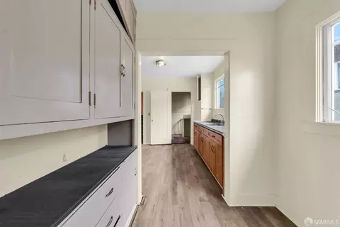 Entry Way - 41 Ridgewood Ave, San Francisco, CA 94112 photo 2 of 3