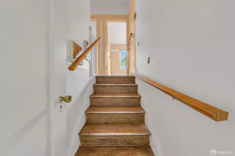 Entry Way - 41 Ridgewood Ave, San Francisco, CA 94112 photo 3 of 3