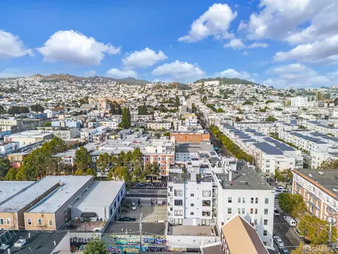 View/Area - 413 Valencia St #303, San Francisco, CA 94103 photo 4 of 13