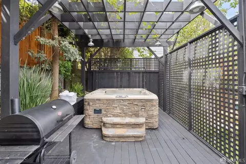 Exterior - 2841 Larkin St, San Francisco, CA 94109 photo 5 of 9