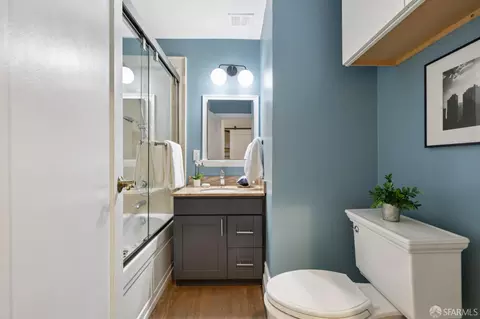 Bath - 2841 Larkin St, San Francisco, CA 94109 photo 6 of 7