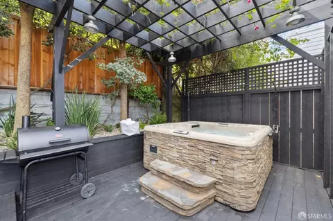 Exterior - 2841 Larkin St, San Francisco, CA 94109 photo 6 of 9