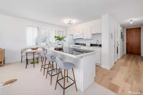 Kitchen - 1001 Pine St #609, San Francisco, CA 94109 photo 2 of 3