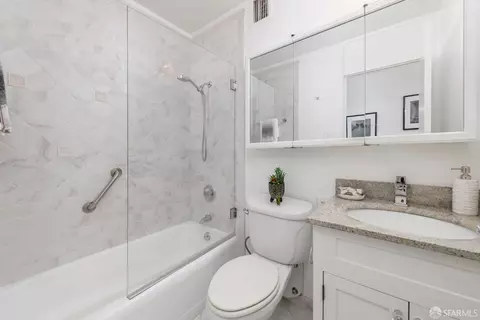 Bath - 1001 Pine St #609, San Francisco, CA 94109 photo 1 of 1