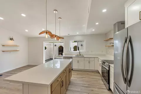 Kitchen - 372 Glacier Dr, Martinez, CA 94553 photo 3 of 3