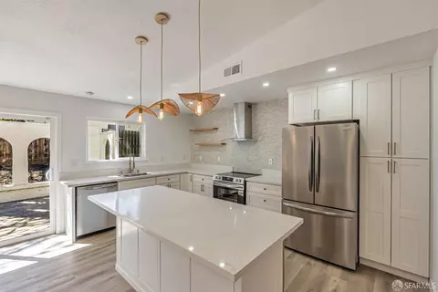 Kitchen - 372 Glacier Dr, Martinez, CA 94553 photo 2 of 3