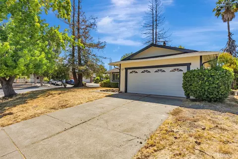 Exterior - 372 Glacier Dr, Martinez, CA 94553 photo 2 of 9