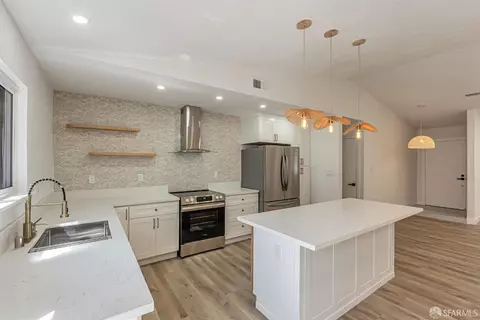 Kitchen - 372 Glacier Dr, Martinez, CA 94553 photo 1 of 3