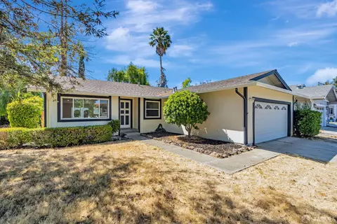 Exterior - 372 Glacier Dr, Martinez, CA 94553 photo 3 of 9