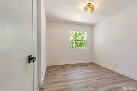 Bedroom - 372 Glacier Dr, Martinez, CA 94553 photo 1 of 8