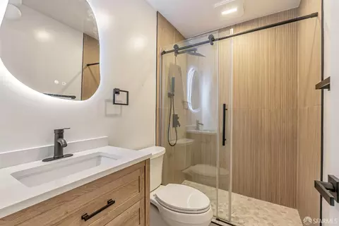 Bath - 372 Glacier Dr, Martinez, CA 94553 photo 1 of 2