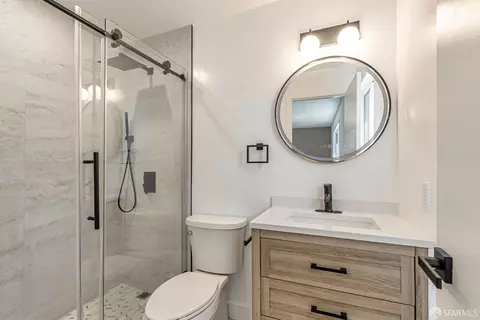 Bath - 372 Glacier Dr, Martinez, CA 94553 photo 2 of 2