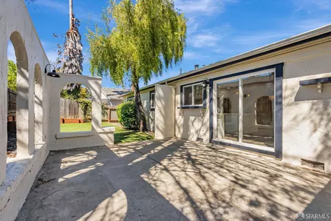 Exterior - 372 Glacier Dr, Martinez, CA 94553 photo 4 of 9