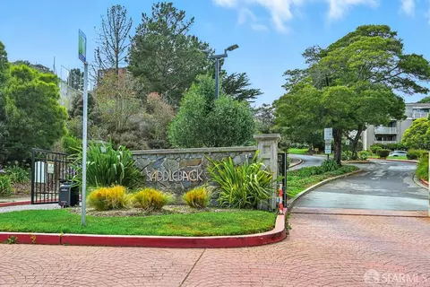 305 Oak Ct, Daly City, CA 94014