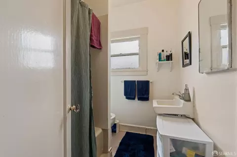 Bath - 1849 Cedar St, Berkeley, CA 94703 photo 3 of 6