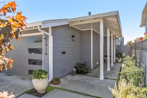 Exterior - 2916 Bayview Dr, Alameda, CA 94501 photo 2 of 9