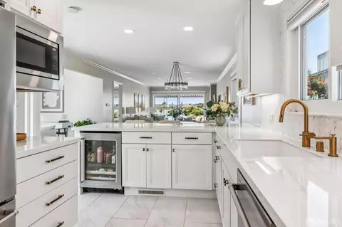 Kitchen - 2916 Bayview Dr, Alameda, CA 94501 photo 5 of 5