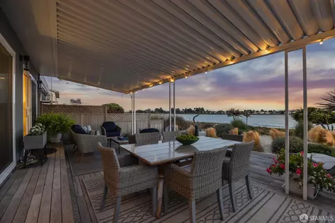 Exterior - 2916 Bayview Dr, Alameda, CA 94501 photo 3 of 9