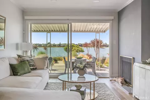 Living - 2916 Bayview Dr, Alameda, CA 94501 photo 1 of 3