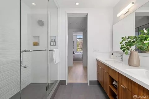 Bath - 315 30th St, San Francisco, CA 94131 photo 1 of 3