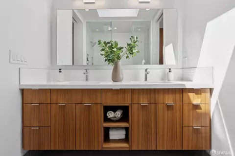 Bath - 315 30th St, San Francisco, CA 94131 photo 2 of 3
