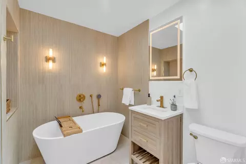 Bath - 1739 Quesada Ave, San Francisco, CA 94124 photo 1 of 7