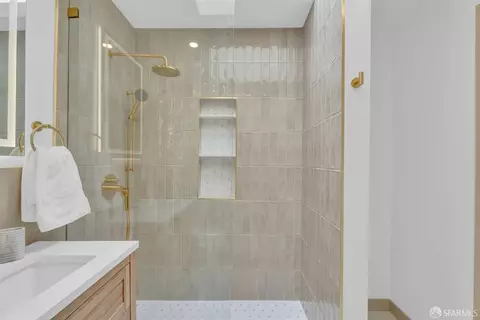 Bath - 1739 Quesada Ave, San Francisco, CA 94124 photo 7 of 7