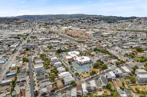 View/Area - 1739 Quesada Ave, San Francisco, CA 94124 photo 10 of 23