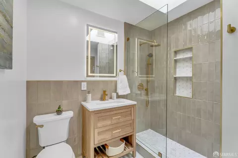 Bath - 1739 Quesada Ave, San Francisco, CA 94124 photo 6 of 7