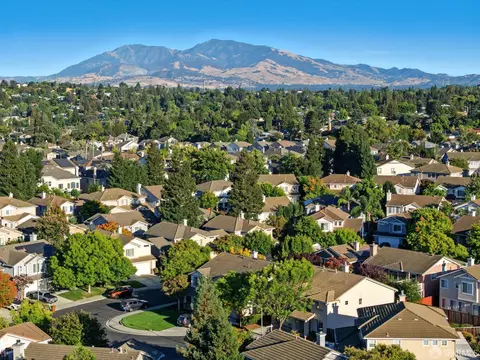 View/Area - 275 Brady Ct, Martinez, CA 94553 photo 2 of 3