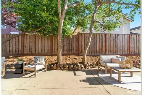 Exterior - 275 Brady Ct, Martinez, CA 94553 photo 3 of 10