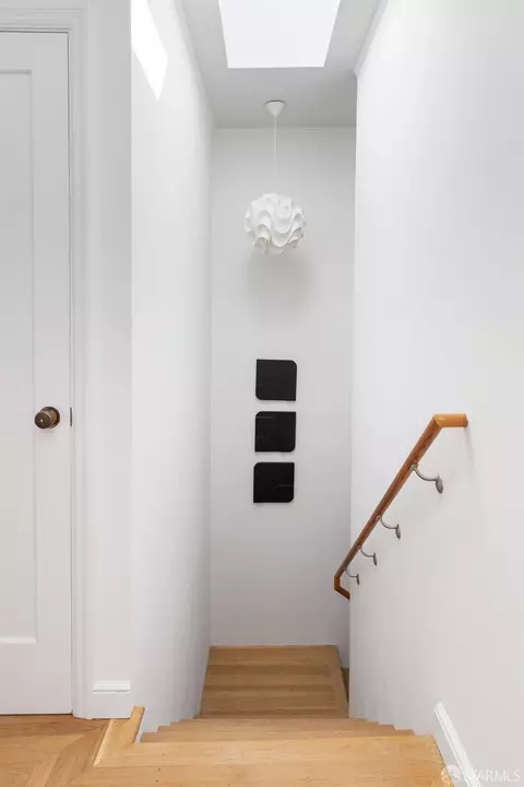 Entry Way - 887 Cayuga Ave, San Francisco, CA 94112 photo 3 of 7