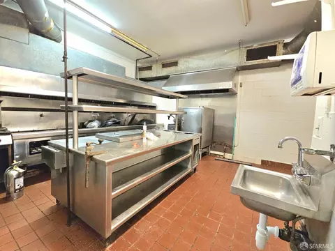 Kitchen - 823 Webster St, Oakland, CA 94607 photo 2 of 7