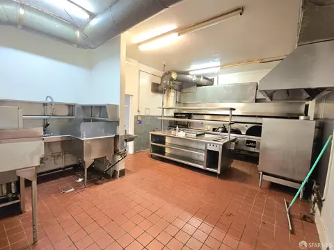 Kitchen - 823 Webster St, Oakland, CA 94607 photo 3 of 7