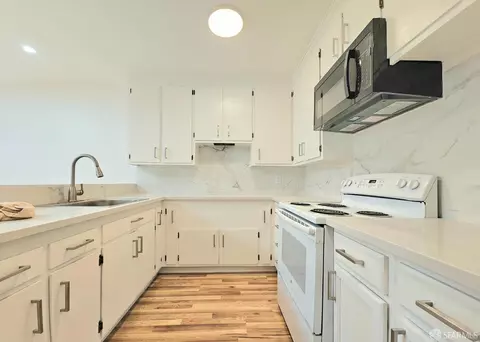 Kitchen - 823 Webster St, Oakland, CA 94607 photo 1 of 7