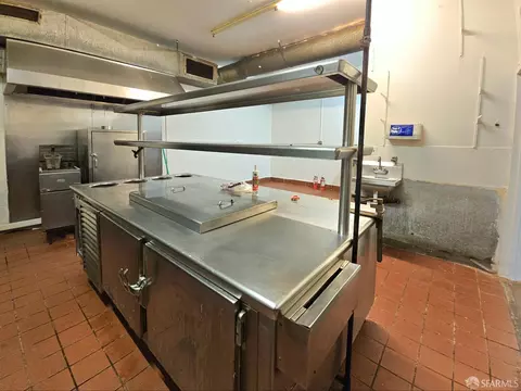 Kitchen - 823 Webster St, Oakland, CA 94607 photo 6 of 7