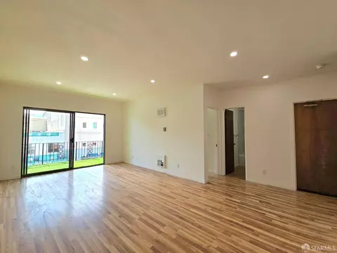 Living - 823 Webster St, Oakland, CA 94607 photo 1 of 6