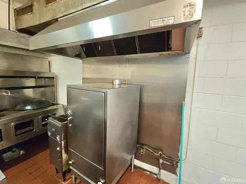 Kitchen - 823 Webster St, Oakland, CA 94607 photo 4 of 7