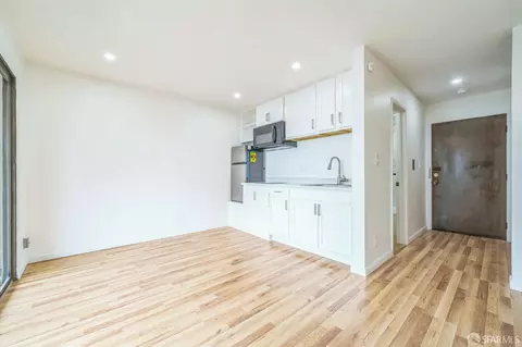 Living - 823 Webster St, Oakland, CA 94607 photo 5 of 6