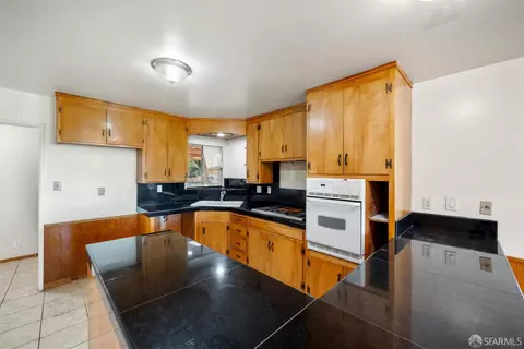 Kitchen - 4257 Heights Ave, Pittsburg, CA 94565 photo 2 of 3