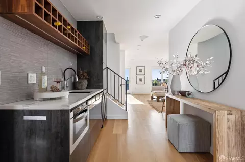 Entry Way - 1719 43rd Ave, San Francisco, CA 94122 photo 4 of 5