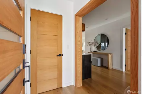 Entry Way - 1719 43rd Ave, San Francisco, CA 94122 photo 2 of 5