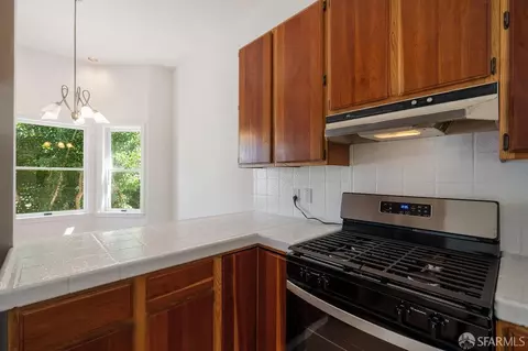 Kitchen - 628 Gates St, San Francisco, CA 94110 photo 3 of 6
