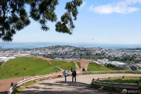 View/Area - 628 Gates St, San Francisco, CA 94110 photo 2 of 4